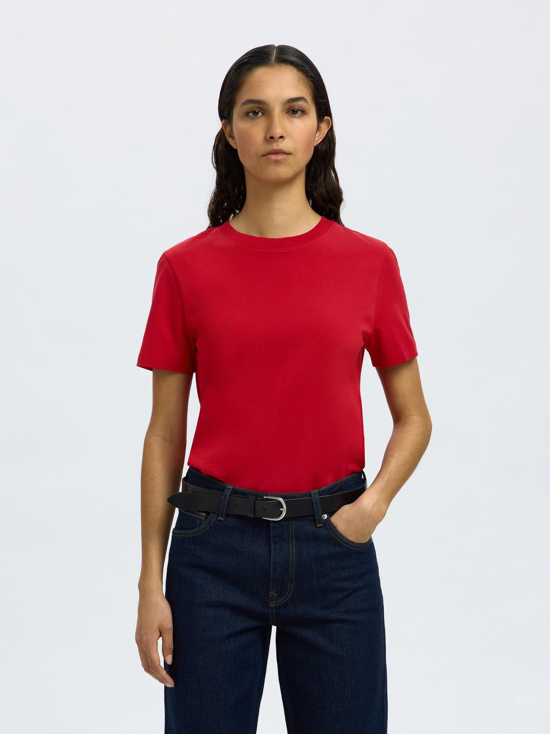 model_shot-front